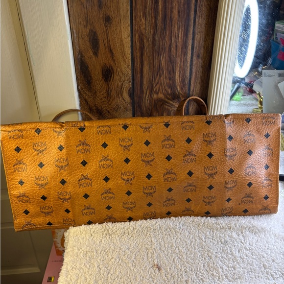 MCM Large Cognac Visetos Tote Shoulder Travel Carry on Tote EUC - Picture 9 of 17